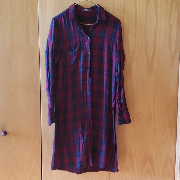 Silver Jeans Tops - Silver jeans co  size L long flannel.